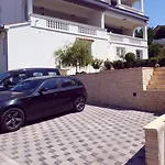 شقة Milat Danijel